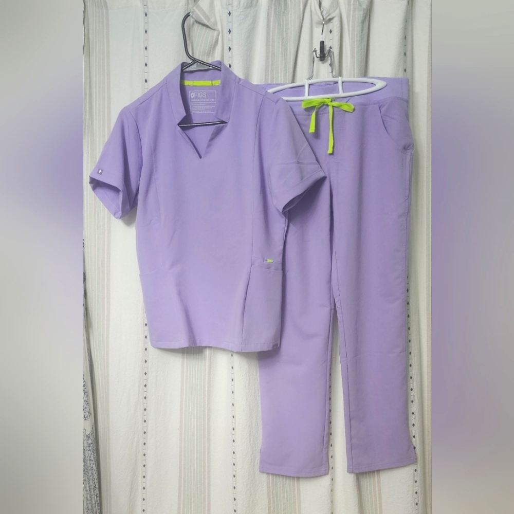 FIGS Scrub SET